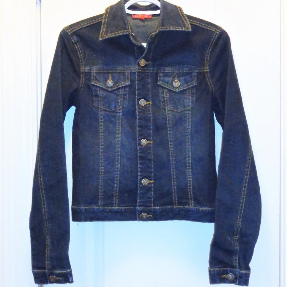 Like new! Dark blue stretchy denim Jean Jacket